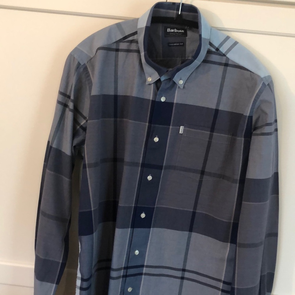 - Barbour L/S Tailored fit. Size L
